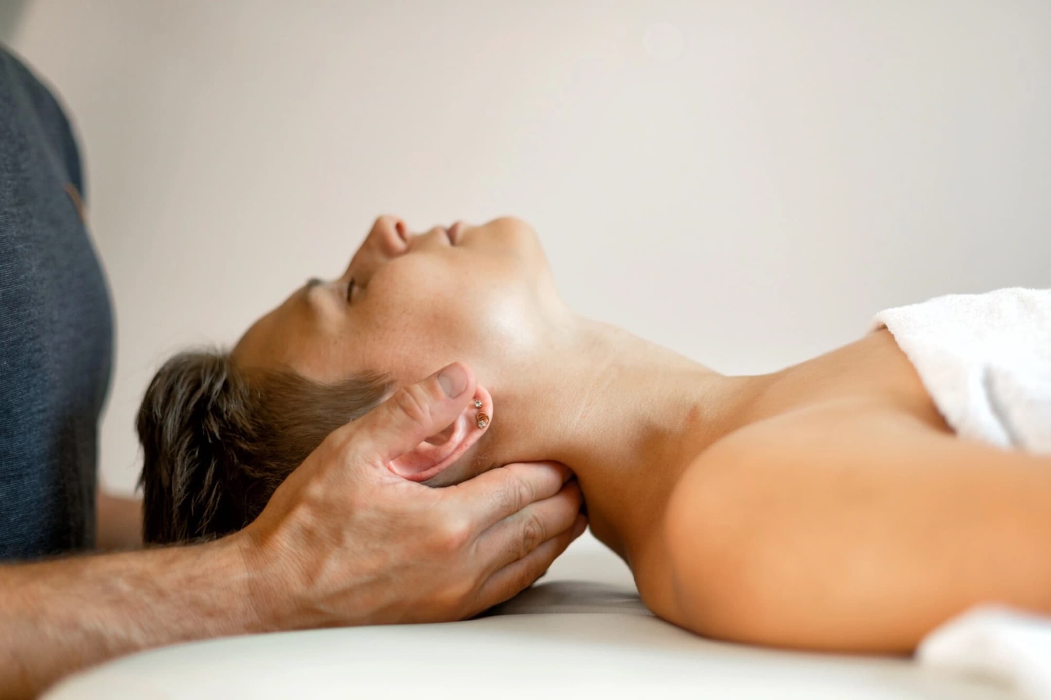 Sonia Franco Terapia manual . Quiromasaje, Osteopatía, Masaje ayurveda, Aromaterapia.