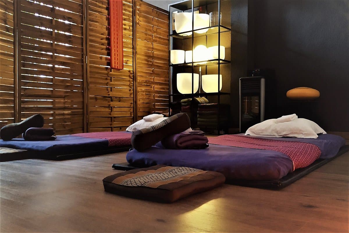 RAK SAENG - Escuela y Centro de Masaje Tailandés en Madrid