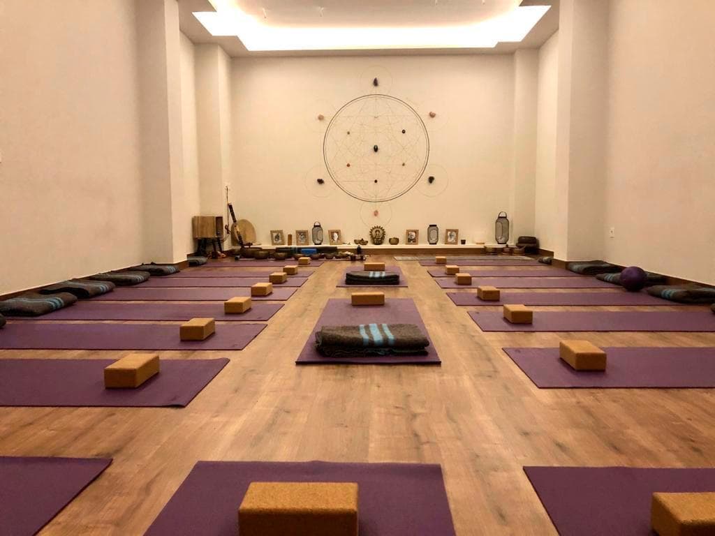 YogaSenzia - Fuengirola - Centro de Yoga - Pilates y Bienestar Interior.
