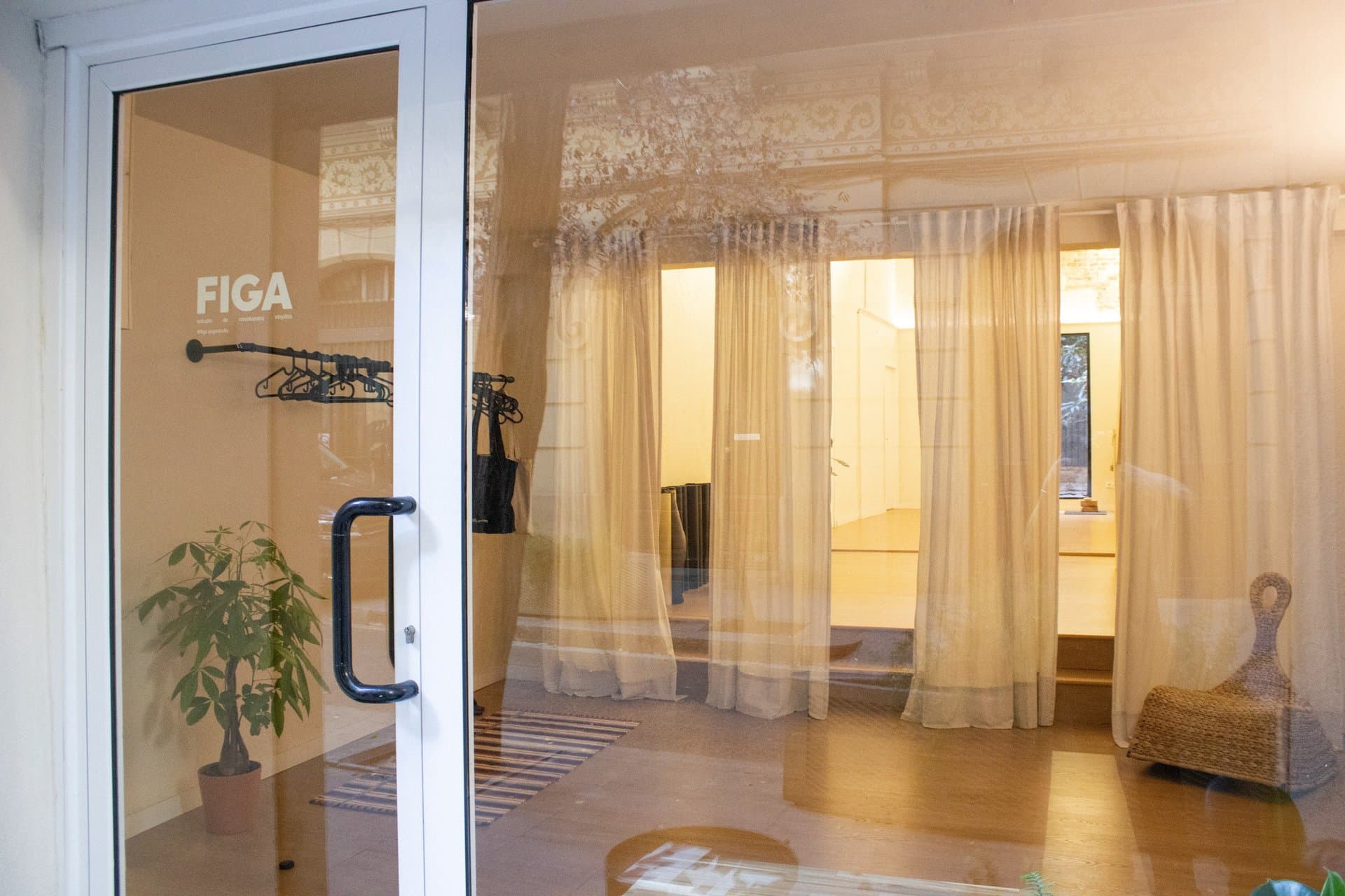 FIGA yoga studio - navakarana Sagrada Familia