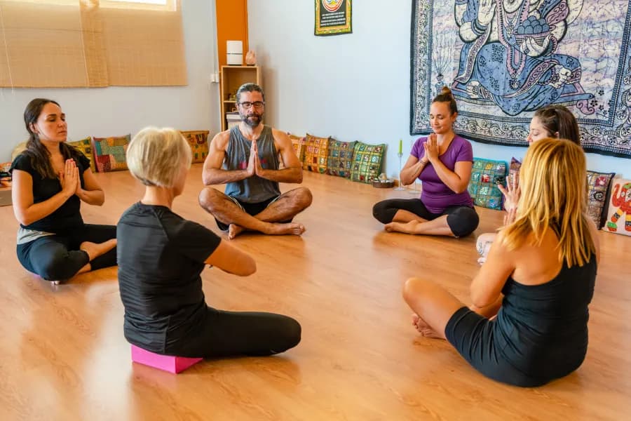 Yoga Estudio Sirsásana