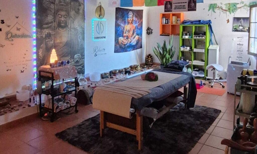 Quirochema | masaje - masajista - thai massage - quiromasajista - relajante - tailandés - centro holístico en malaga